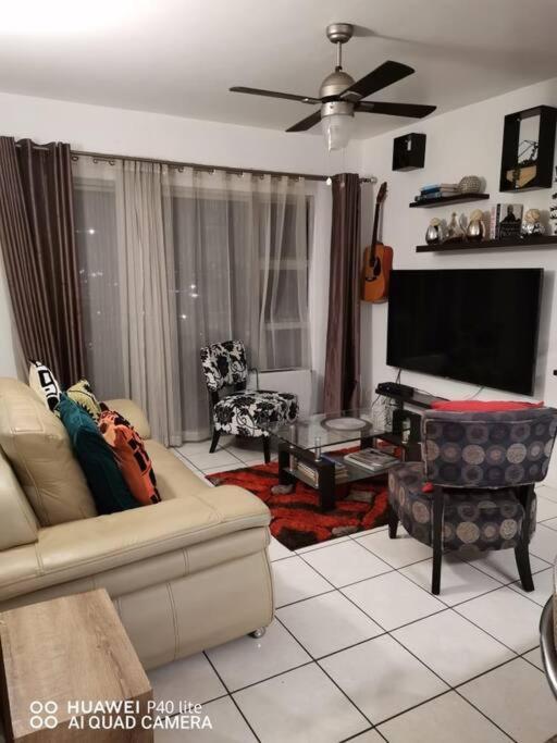 Carrington Heights Luxurious Apartment